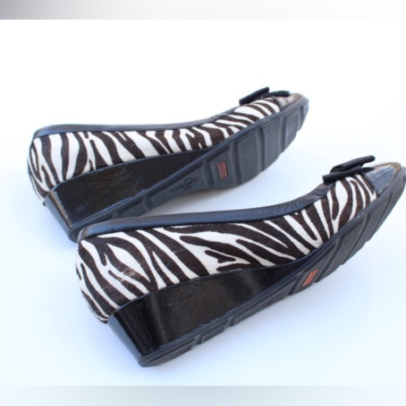 Cole Haan low wedges - Picture 5 of 10